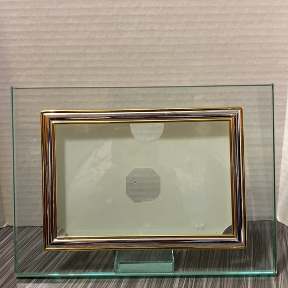Glass Tabletop Picture frame 4”x6” - Picture 1 of 2